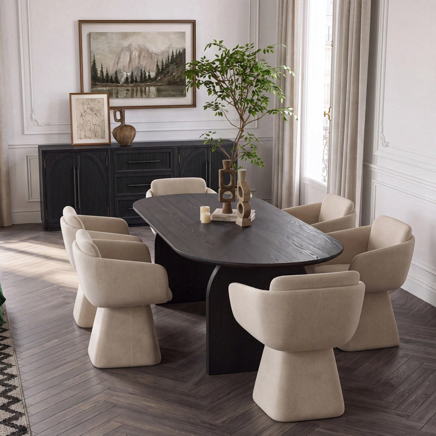 Table à manger ovale : combien de places ?