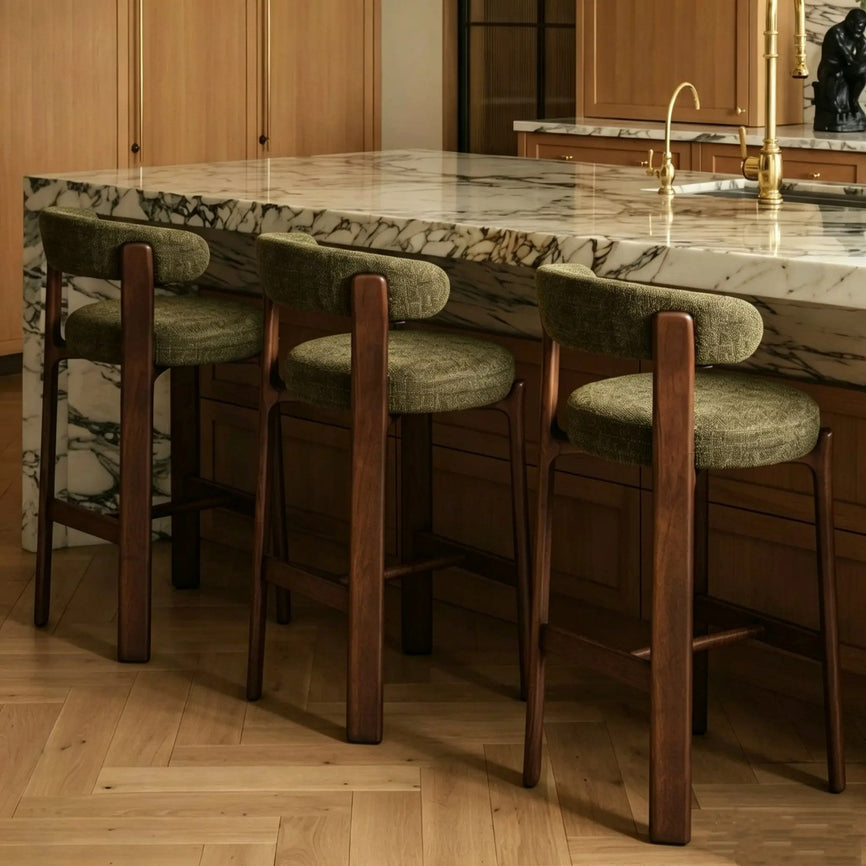 Tabouret de bar avec ou sans dossier : lequel choisir ?