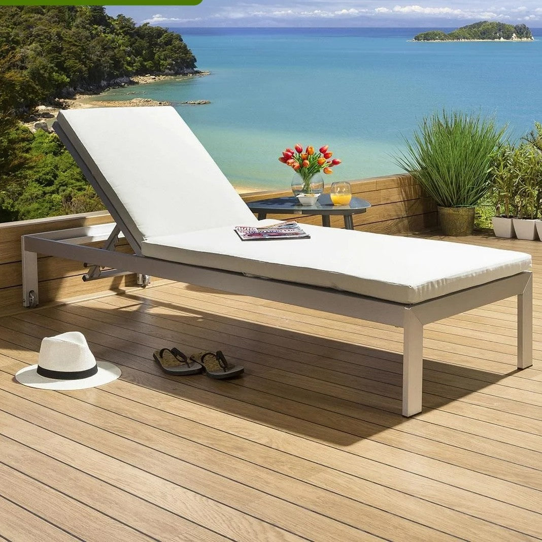 Bain de soleil pliant ou fixe : lequel choisir ?